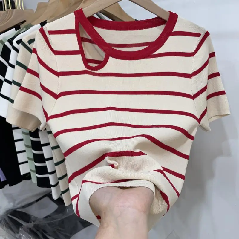 

Summer New Design Sense Fashion Stripe Slim T-shirt Women's Round Neck Hollow Out Short Sleeve Stripe Printing Knit Tops Q895