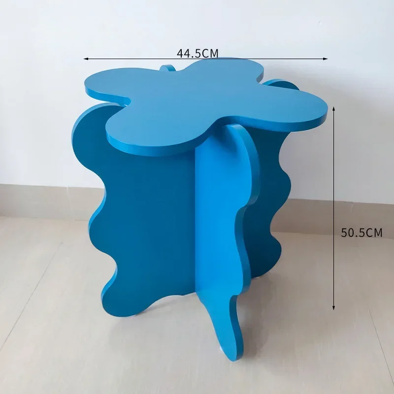 الحديثة الحد الأدنى الكرتون البتلة حافة Ins موجة طاولة القهوة اللون طاولة صغيرة صافي الأحمر الإقامة المنزلية التصوير الدعائم جديد