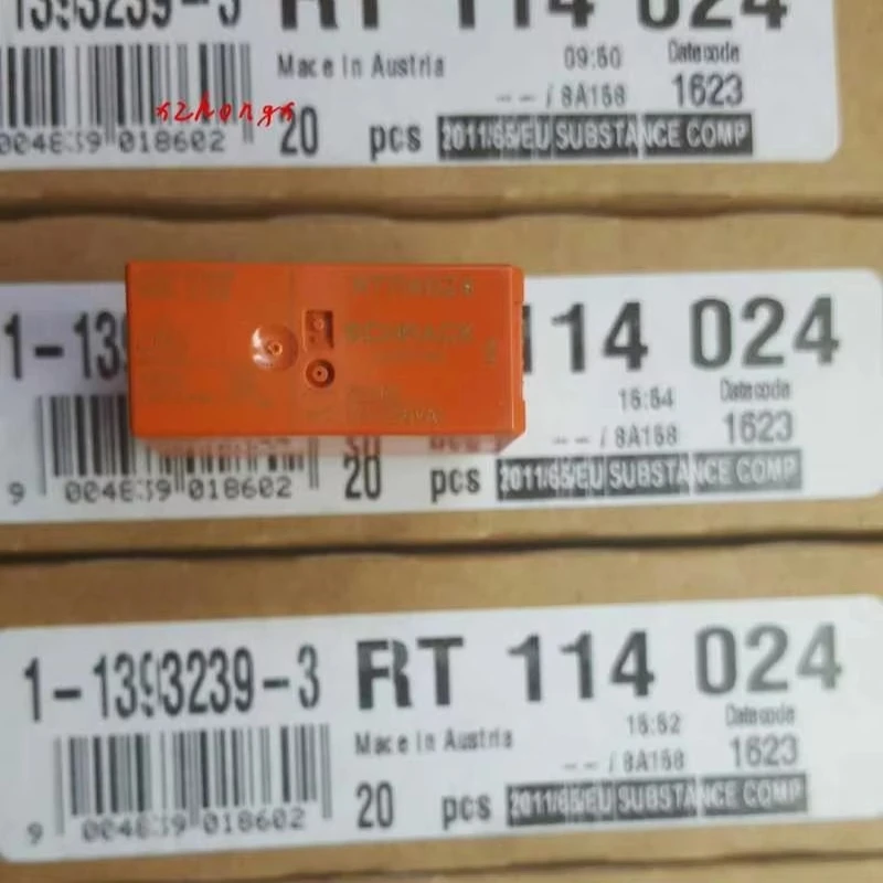 RT114024 24vDC 12A foot import relay