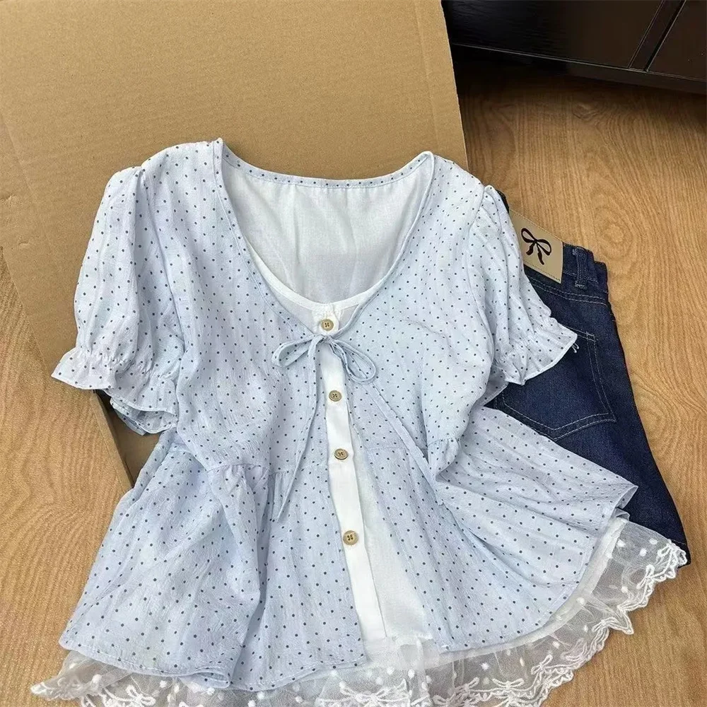 Sommerliches Polka-Dot-Shirt mit Schnürung für Damen, koreanische Mode, V-Ausschnitt, lockere T-Shirts 2026, Puffärmel, Y2K, Spitzen-Patchwork, Crop-Tops, Tees – Detail 9