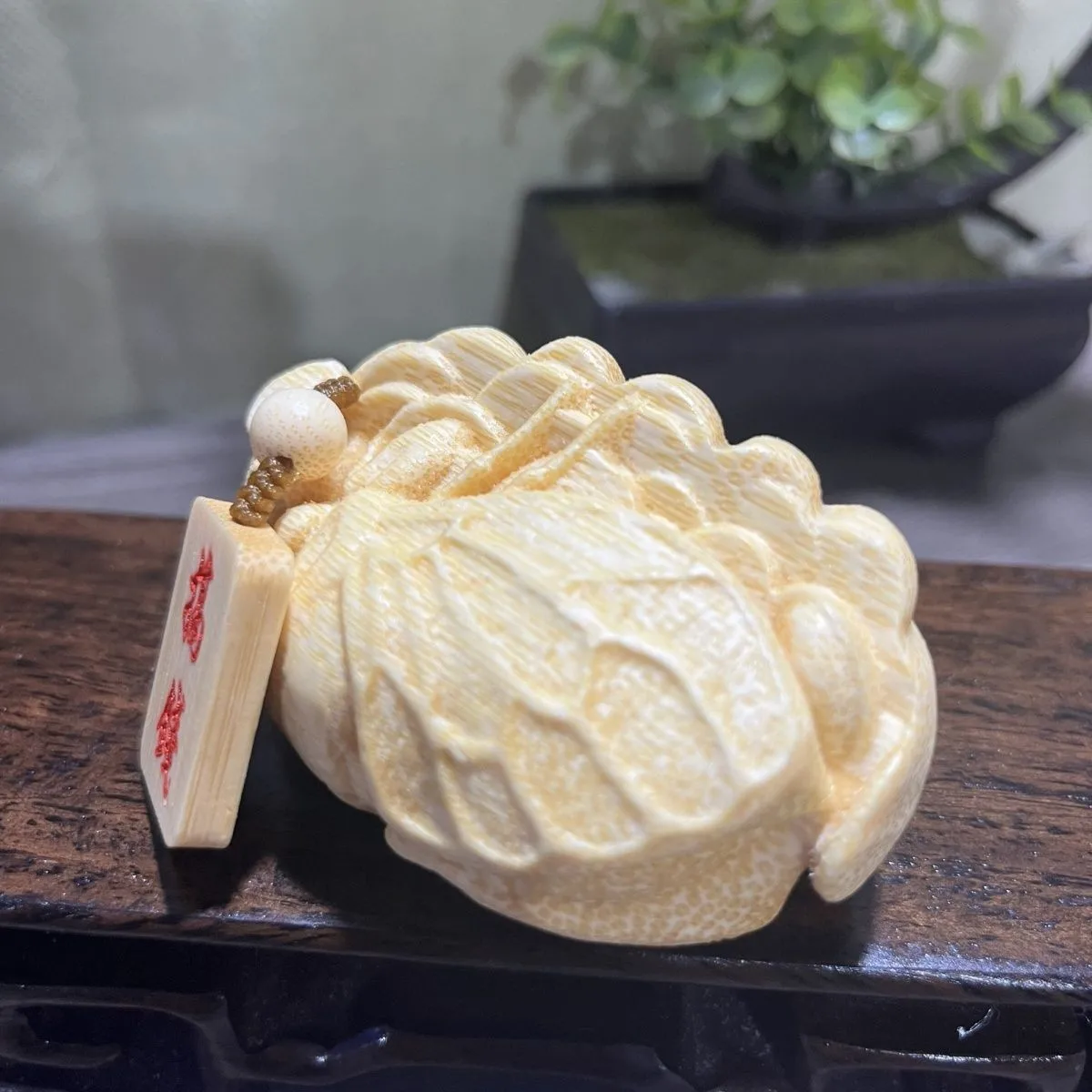 Vintage Solid Bamboo Carved Cicada Figurine Chinese Lucky Wealth Hand Play Ornament Pendant Gift