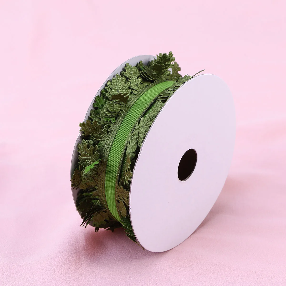 

20mx4cm Leaves Pattern Silk Ribbon Wedding Festive Gift Packing Ribbon DIY Accessories Decoration (Green)