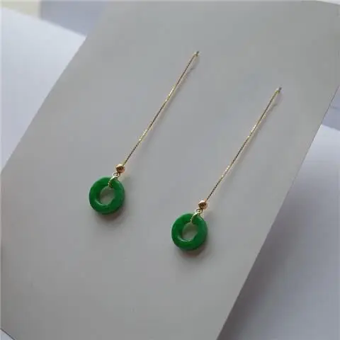 Classic Dry Green Spicy Green Safety Buckle Earrings, Fashionable and Versatile Temperament Earrings.
