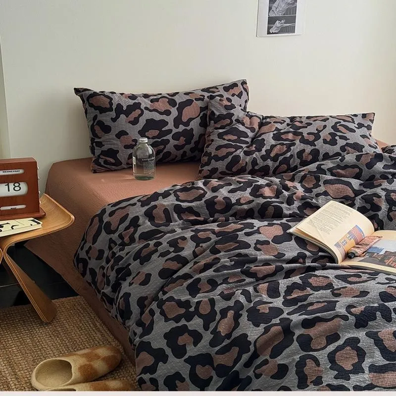 3/4Pcs Bedding Set Leopard Print Bed Sheet Duvet Cover Pillowcase Beddings Sets Full Double Four-Season Muslin Three-Piece Set