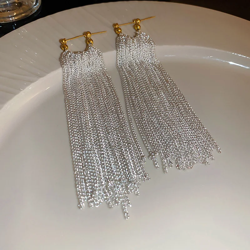 Orecchini lunghi con nappe a cascata con catena Color argento di lusso francese 2023 accessori esagerati da donna per feste di gioielli di nuovo