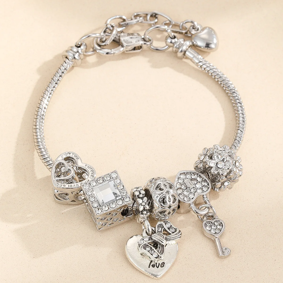 

1PC Women's Fashion Multi Element Beaded Love Pan Family Bracelet Jewelry Accessories Daily Dressing Party Holiday Gift -005 evil eye bracelet