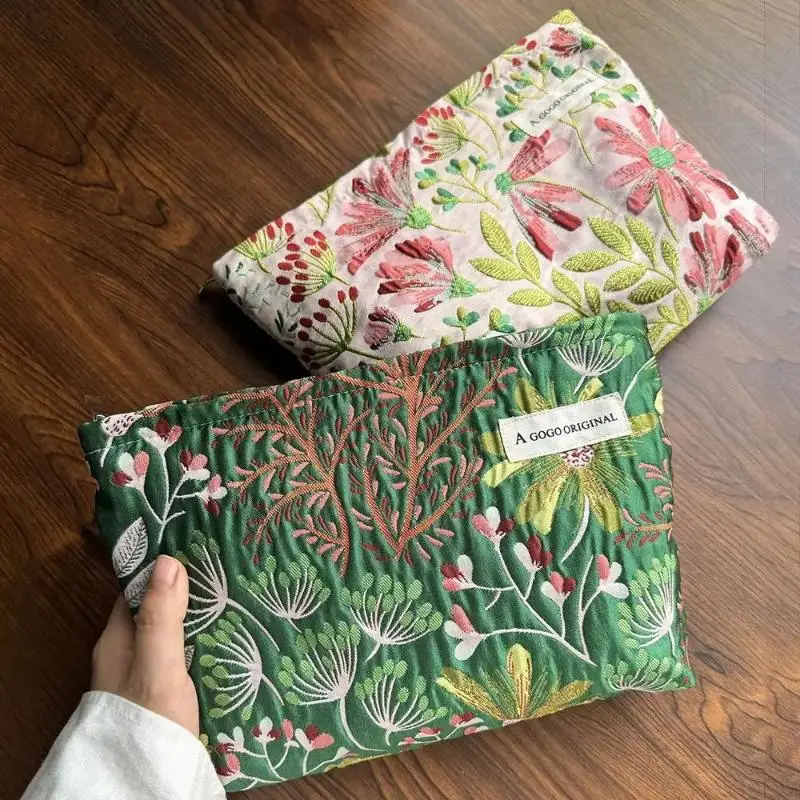 High Quality Dasiphora Fruticosa Makeup Bag Travel Organizer Portable Toiletry Bag Large Capacity Cosmetic Bag