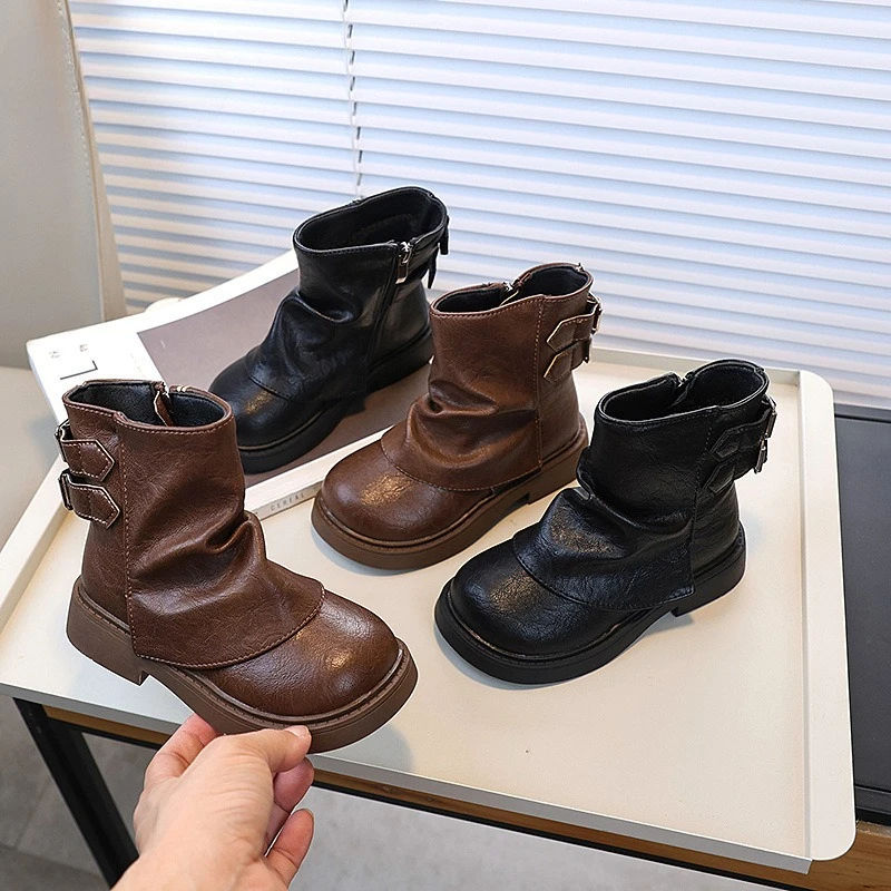 

Новинка 2023 года, детские ботильоны на платформе, повседневные школьные плюшевые ботинки в стиле ретро для девочек, нескользящие однотонные детские модные короткие хлопковые ботинки