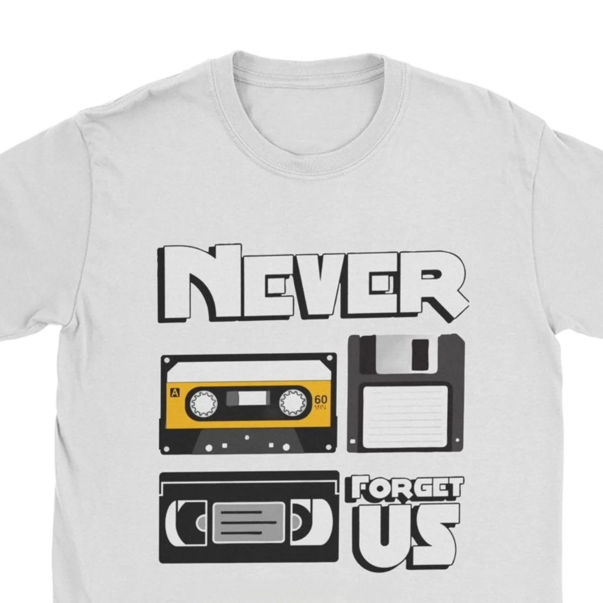 Футболка мужская хлопковая в стиле ретро с принтом дисков и кассетной ленты