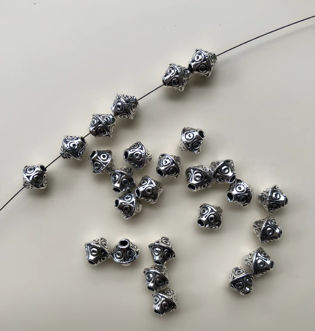 

50pcs 7*6.5mm ,hole 1.5mm Tibetan silver vintage alloy metal spacer beads for jewelry findings TJ0001