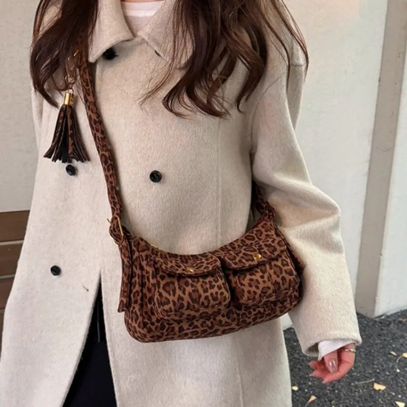 

Versatile Shoulder Bag Underarm Crossbody Office Commuting 2025 New Model Exquisite Chic Sleek Elegant Practical Fashionable