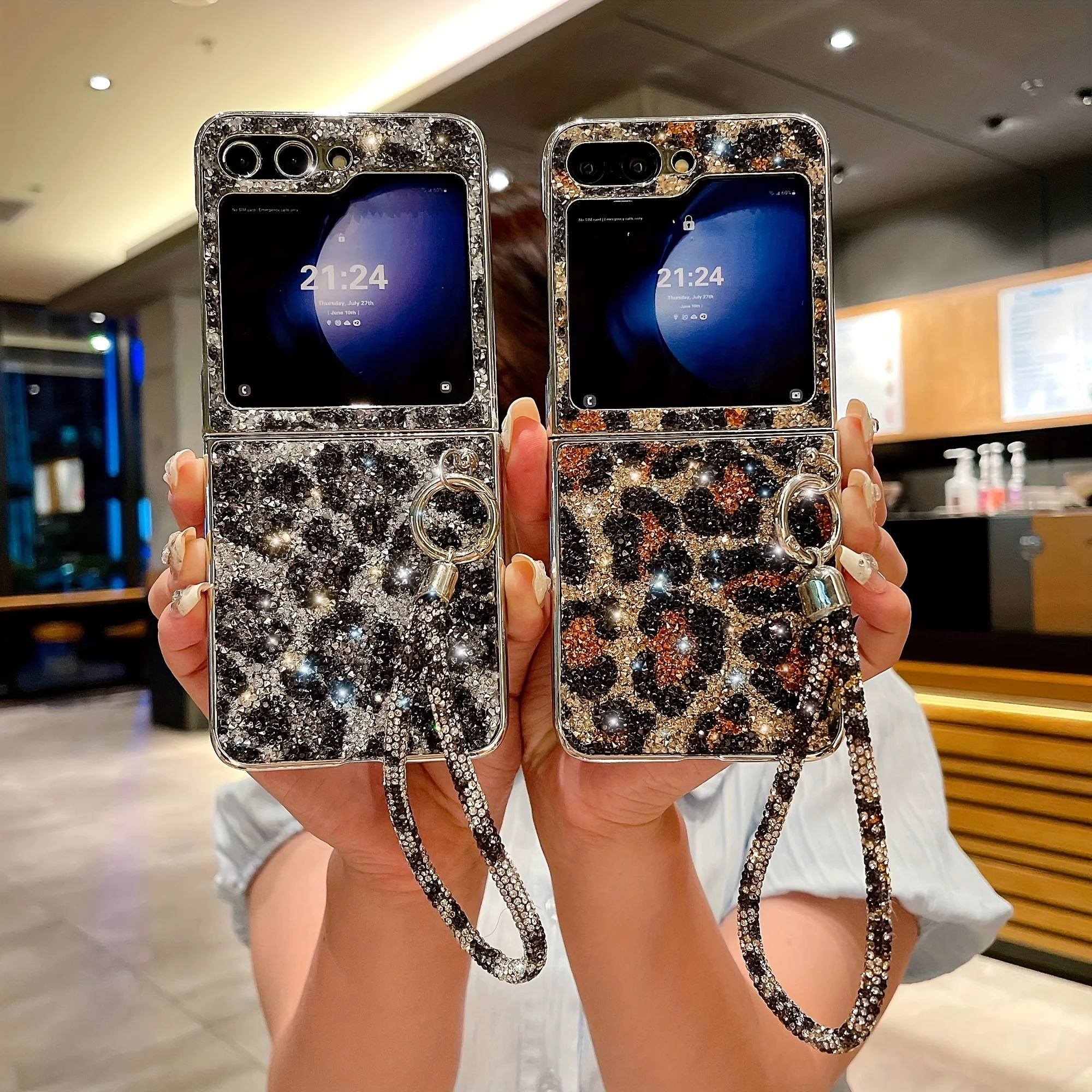 New Plated Flash Diamond Leopard Print Folding Phone Case With Bracelet for Samsung Galaxy Z Flip 6 5 4 3