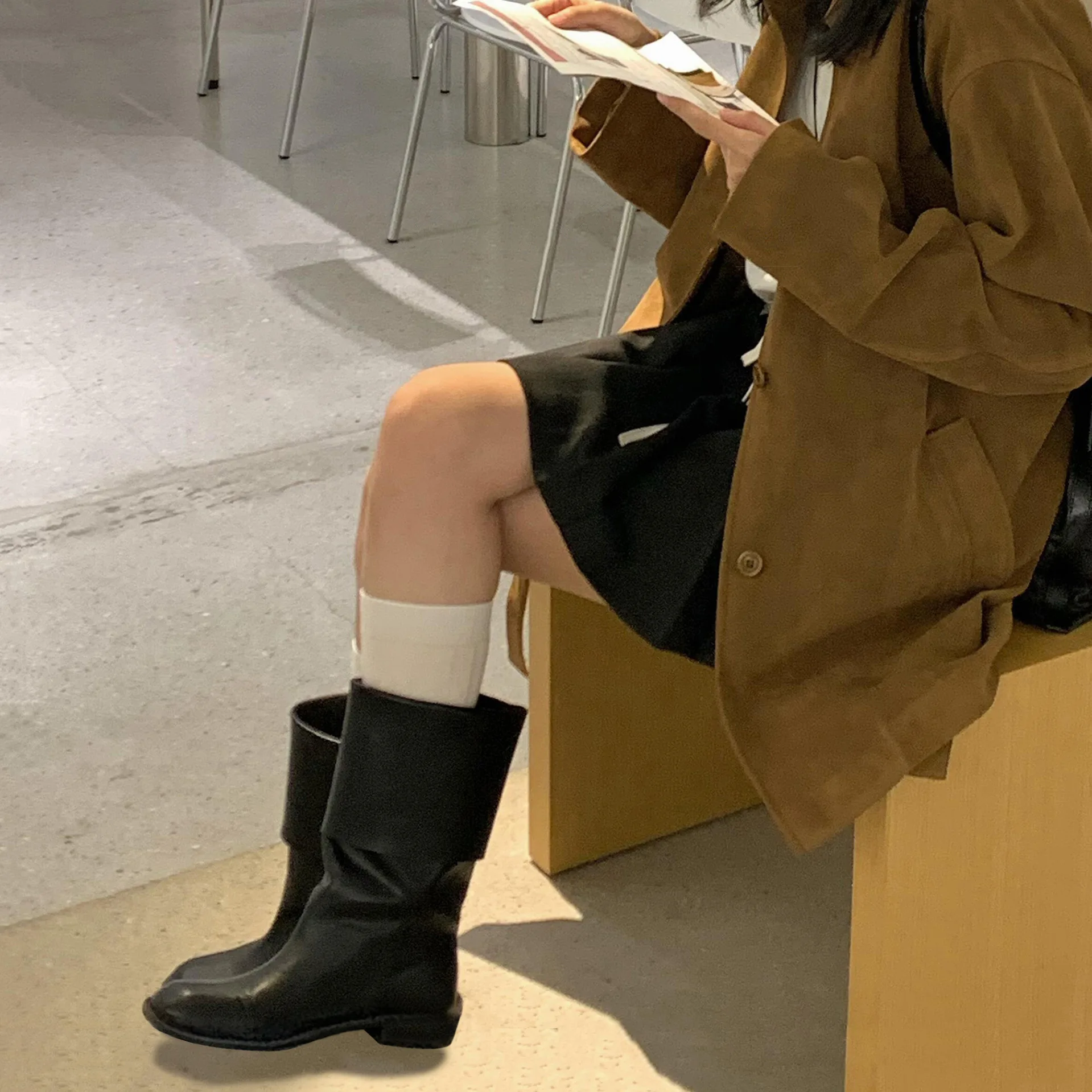 

Женские уличные короткие ботинки на толстой подошве с широкой трубкой, женские полусапожки с откидной крышкой, повседневная спортивная зимняя женская обувь