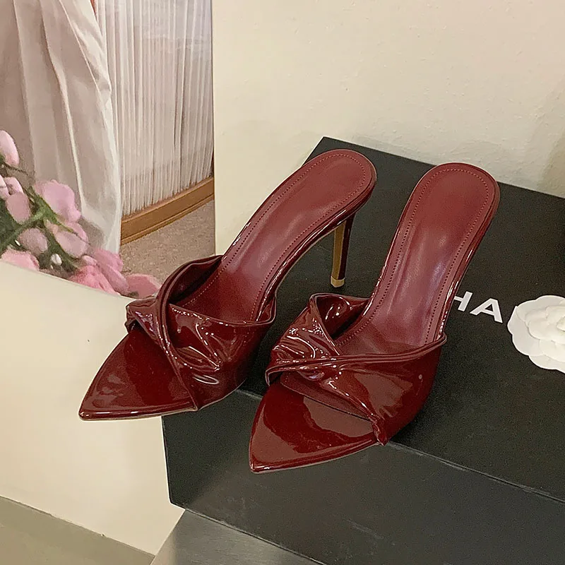 

Новые модные женские туфли-лодочки с плиссировкой на весну 2026 года, женские сандалии-шлепанцы, роскошные дизайнерские туфли для вечеринок, сексуальные женские туфли на тонком высоком каблуке