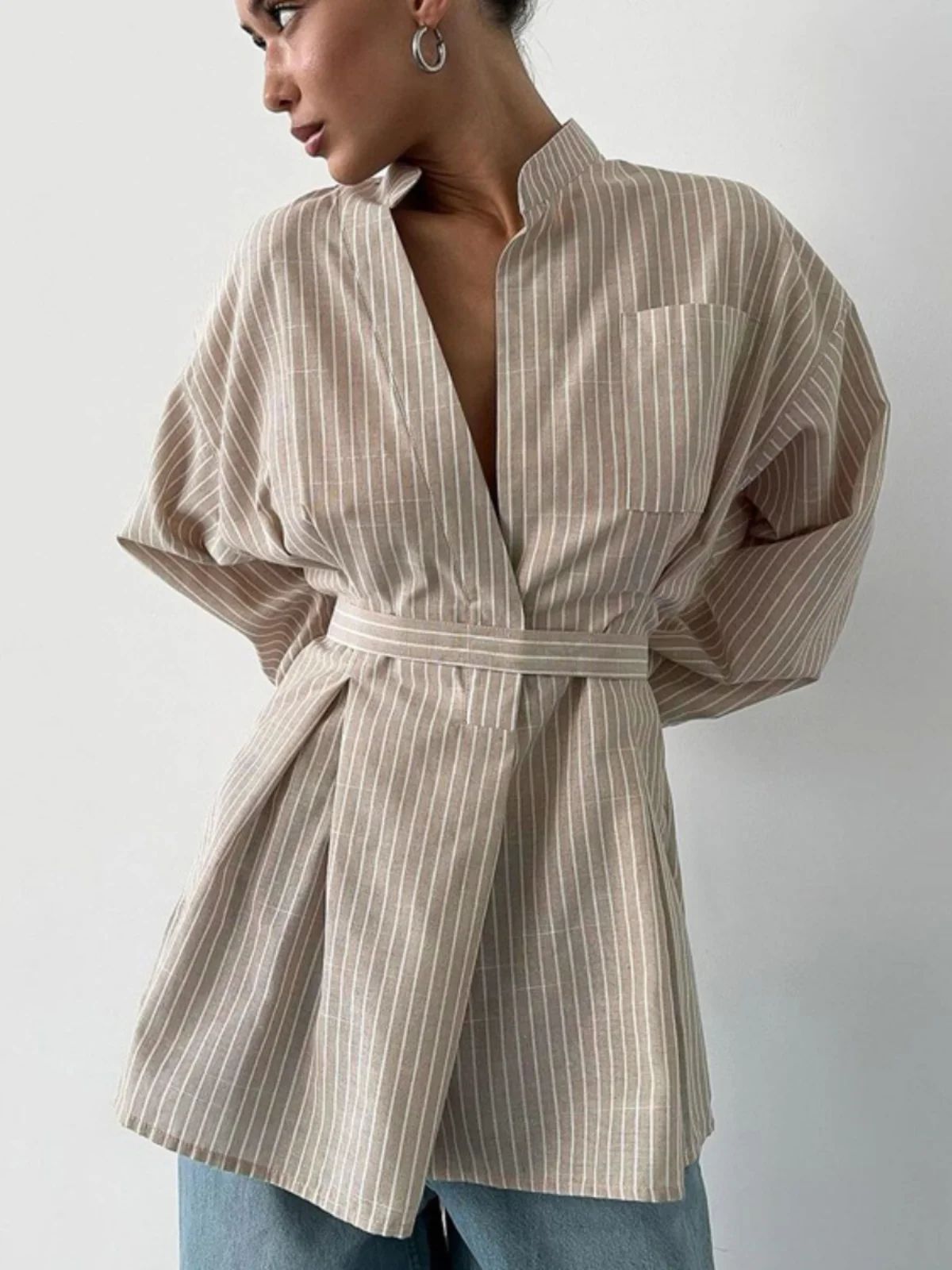 

Повседневная женская полосатая рубашка с V-образным вырезом и длинными рукавами, прямого кроя, стандартной длины, из полиэфирного волокна, новинка