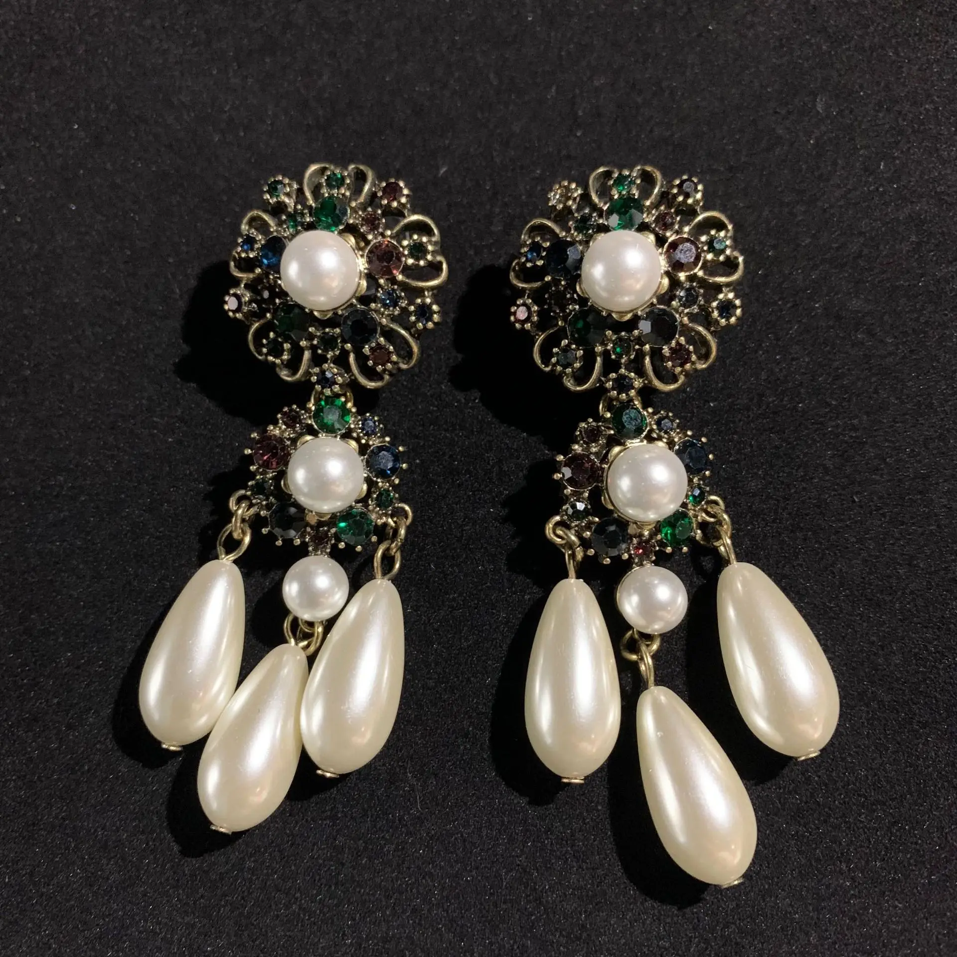 

Popular French style retro tassels in Europe and America, exaggerated banquet style earrings