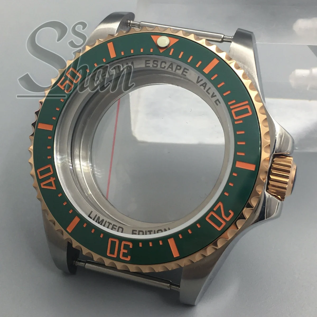 

Корпус из розового золота большого размера (43 мм) и керамический безель с сапфировым стеклом подходят для автоматических механизмов NH34, NH36, NH35, PT5000.