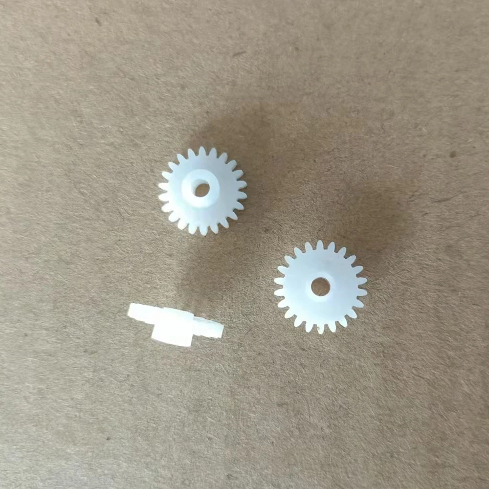 10/100pcs 22T plastic gear 2.4 hole tigth fit 2.5mm axle 0.5M for rc car robot diy toy parts model accessories boy toys GP222.5A