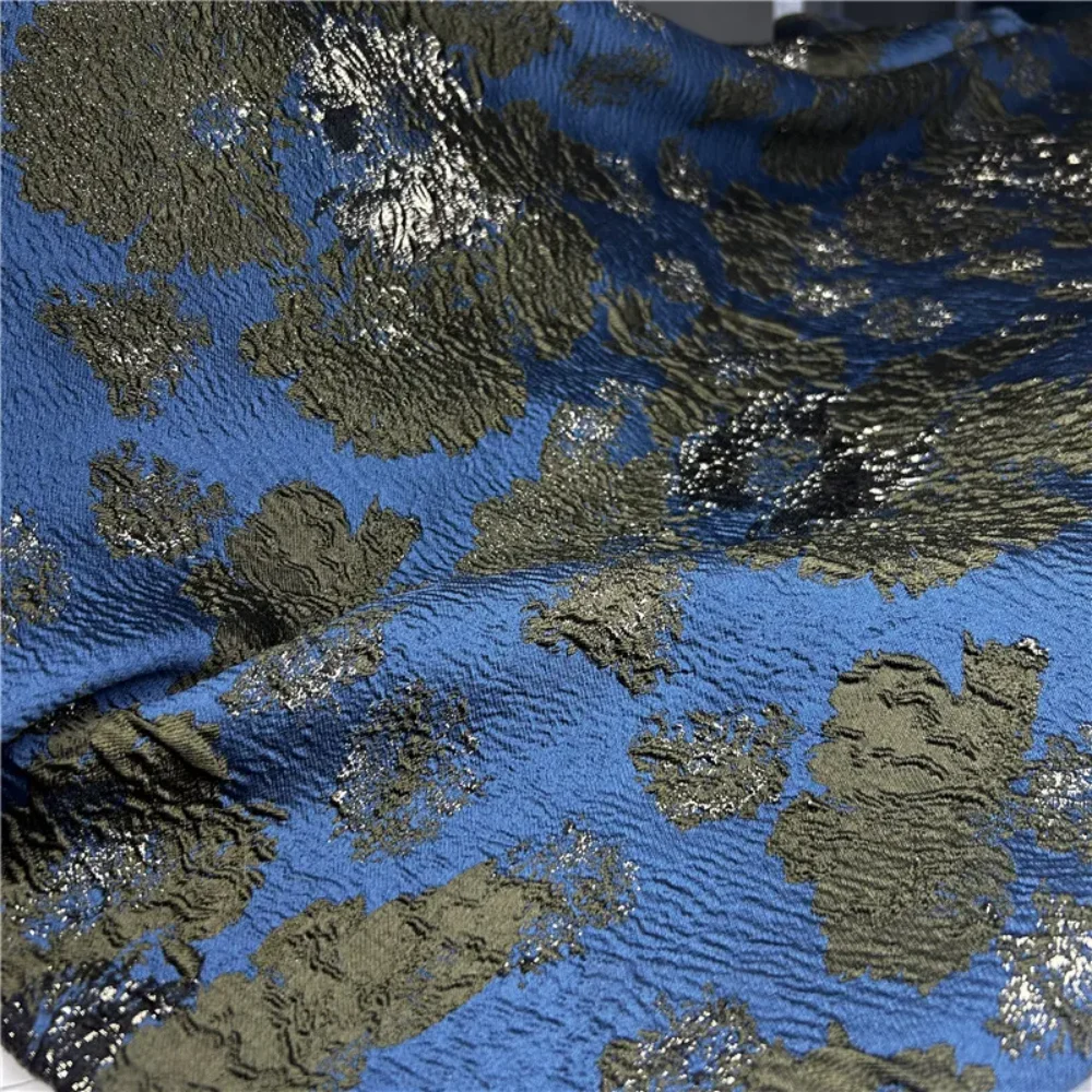 

Морская синяя рельефная жаккардовая ткань, европейско-американская парча, юбки, ветровки, одежда, ткани для шитья своими руками, ткань
