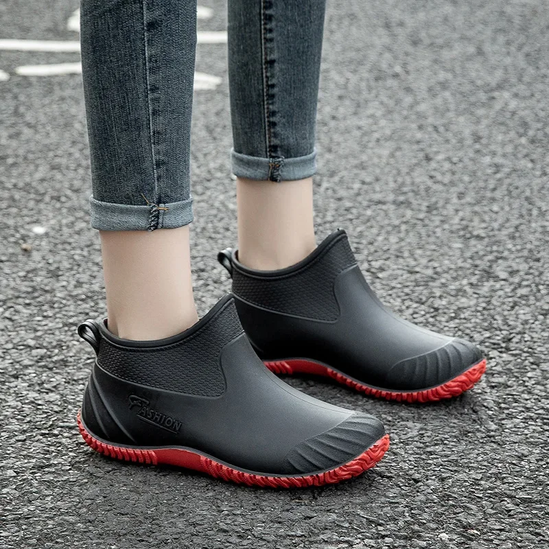 Sepatu bot hujan wanita, sepatu Platform modis bahan karet tahan air Slip on musim gugur 2024 untuk kerja