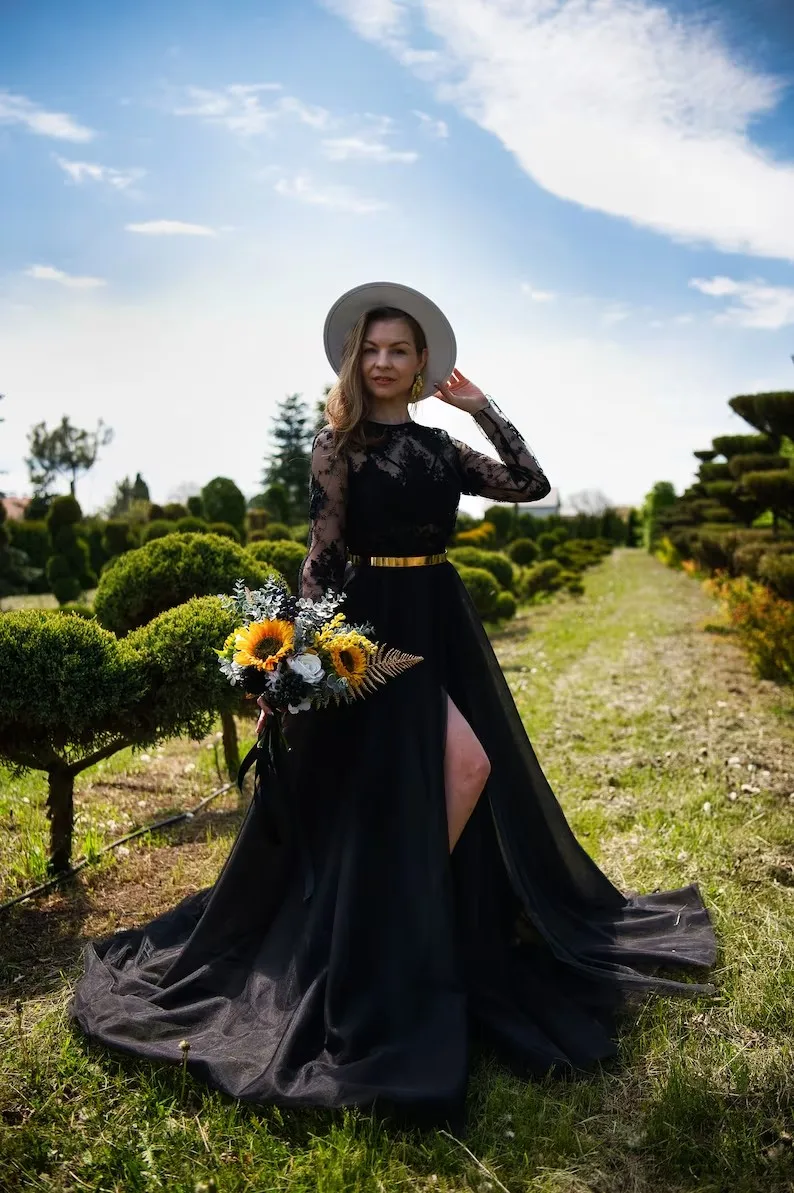 Black Gothic Wedding Dresses A-line Long Sleeves Tulle Lace Slit Boho Bohemian Wedding Gown Bridal Dresses Vestidos De Novia