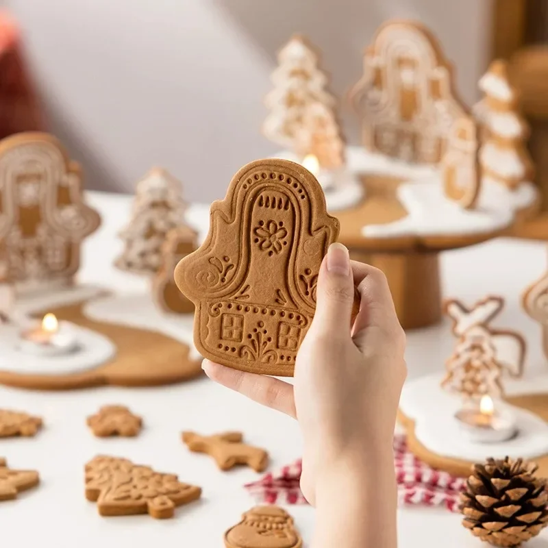 8Pcs/set 3D Christmas Cabin Cookie Cutter Cartoon Gingerbread House Fondant Biscuit Mold New Year Cake Decor Baking Supplies