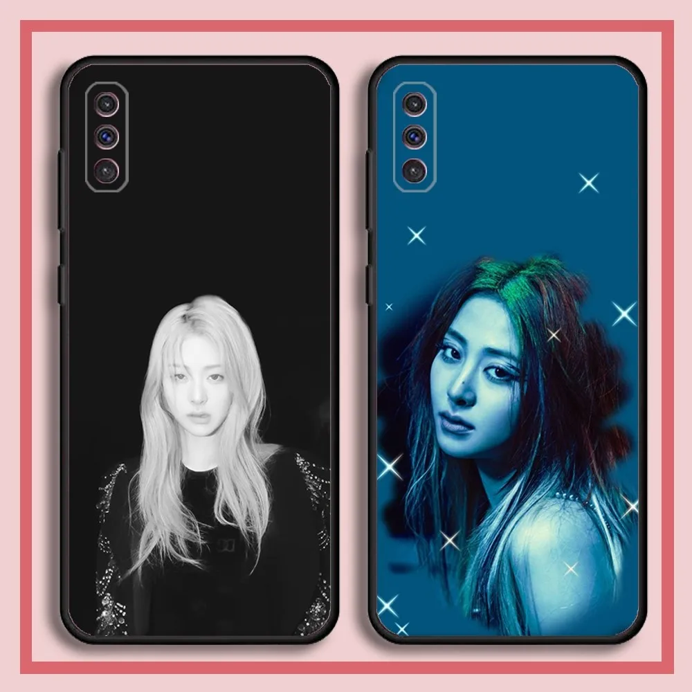 Singer Huh Yunjin Phone Case For Samsung S23,23,22,30,21,10,9,Note20 Ultra,Lite,Ultra,5G,Plus,FE,Black Soft Case