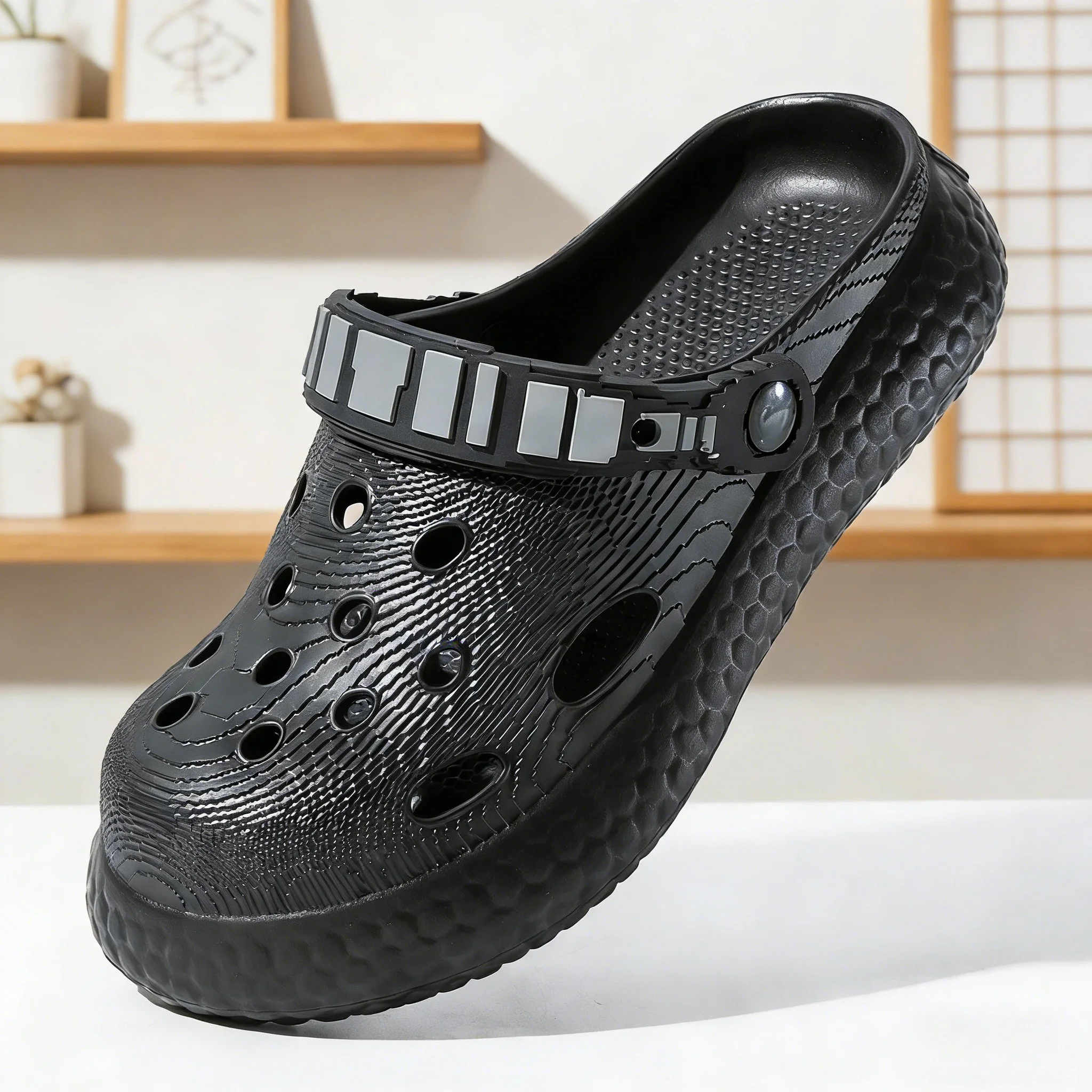 

Летние женские шлепанцы из материала EVA, быстросохнущие, дышащие, мягкие и удобные, высокого качества.