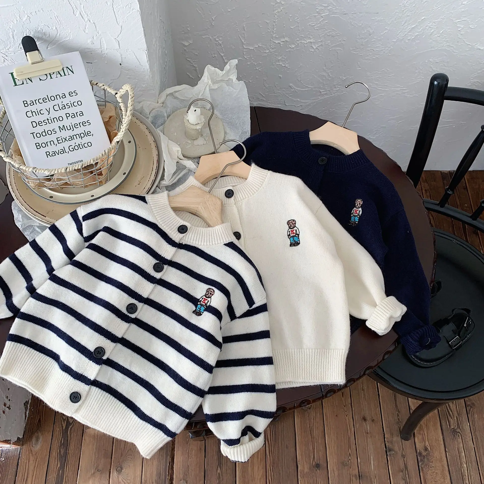 2024 Autumn Girls Boys Casual Soft Knitting Sweaters Kids Bear Cardigan Three Colors