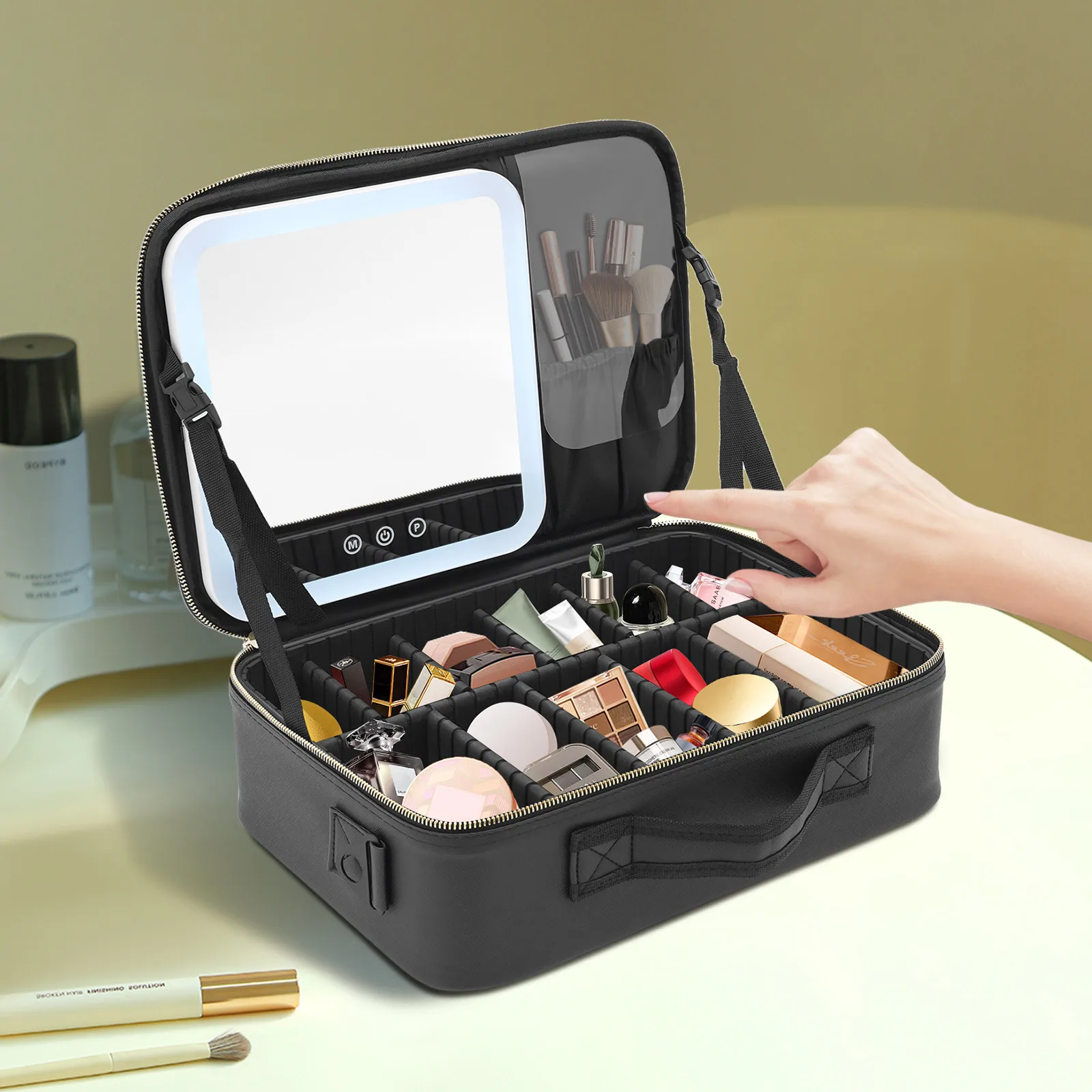 

Large-Capacity Makeup Bag Travel Makeup Train Case with Mirror & Lights Cosmetic Bag 3 Color Settings Portable Storage Bag Black