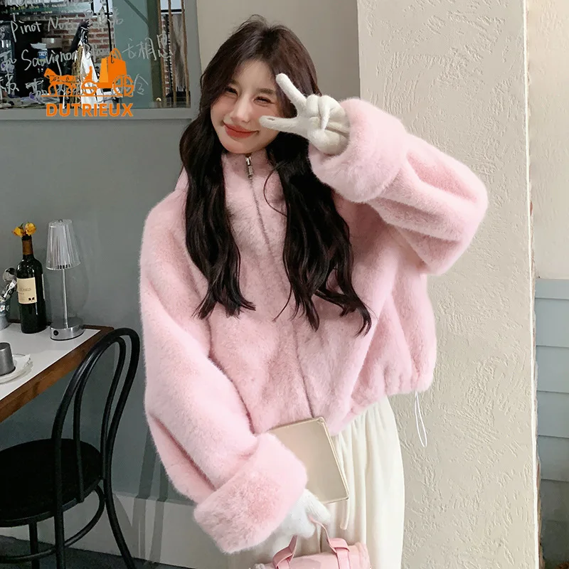 Рисунок 5 - Новое зимнее женское пальто с капюшоном