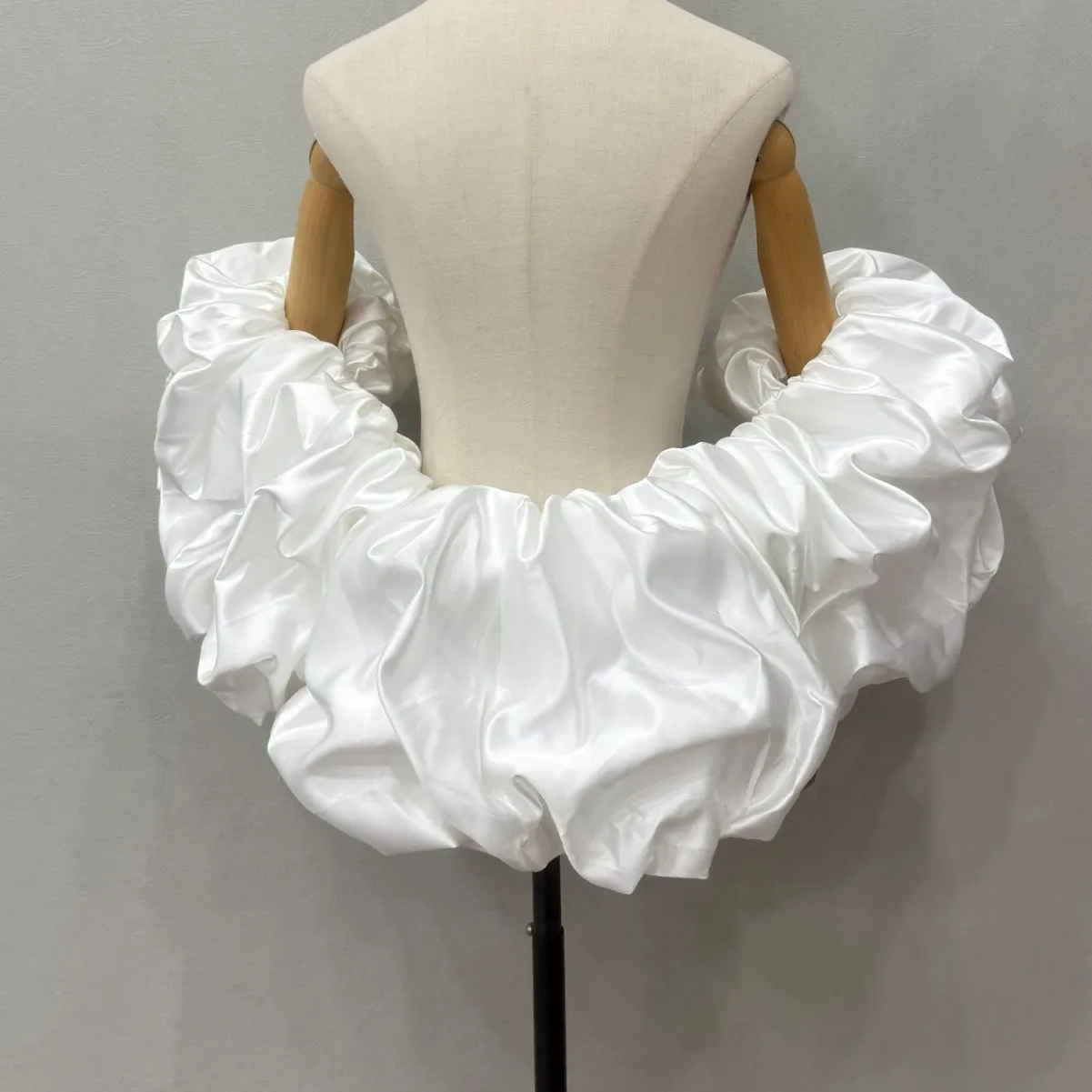 Detachable Puffy Satin Ruffle Sleeve Shrug Large Flounce Arm Cover Wedding Evening Party Prom Formal Gown Costume Decoration