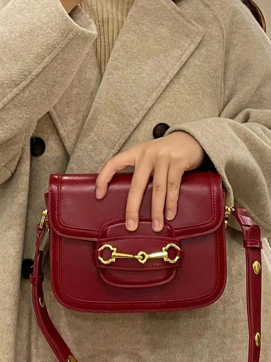 Wine Red Crossbody Bag 2023 New Women\'s Vintage Exquisite Lock Buckle PU Shoulder Bag Elegant Temperament Messenger Bag Trend