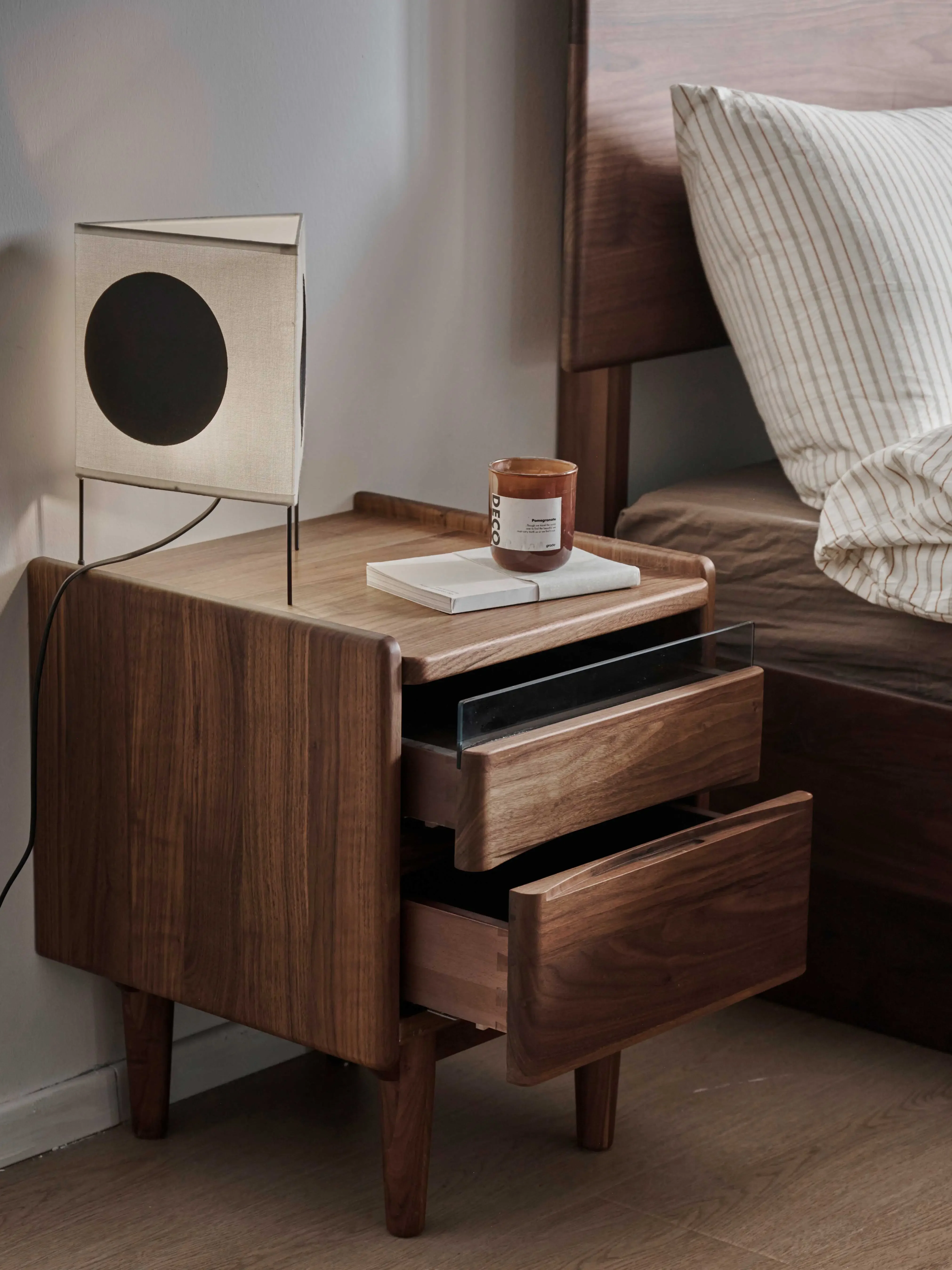 

-Multifunctional Bedside Table Wooden Antique Black Walnut Nightstand for Hotel/bedroom