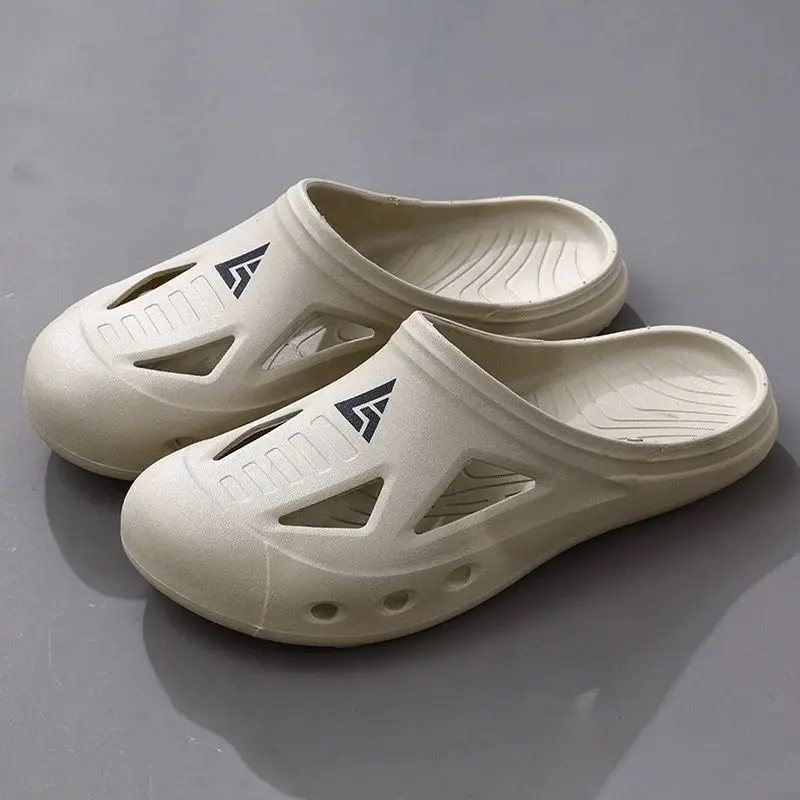 

Men's Outdoor Sports Sandals 2026 New Design Breathable Soft Sole Non-Slip Closed-Toe Indoor Outdoor House Slippers