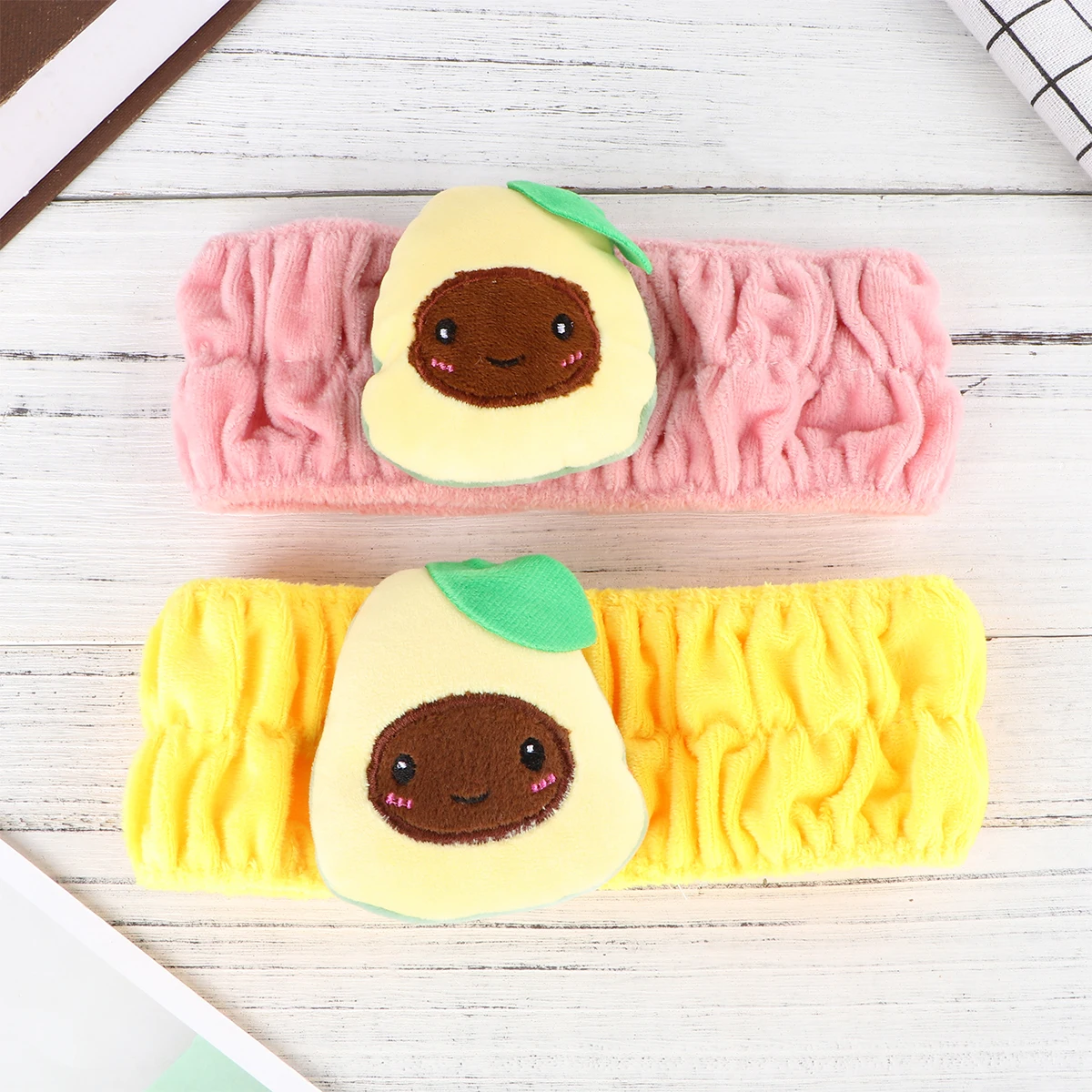 

2pcs Avocado Print Makeup Headbands Elastic Comfortable Face Washing Hair Bands Spa Accessories For Women Pink Yellow