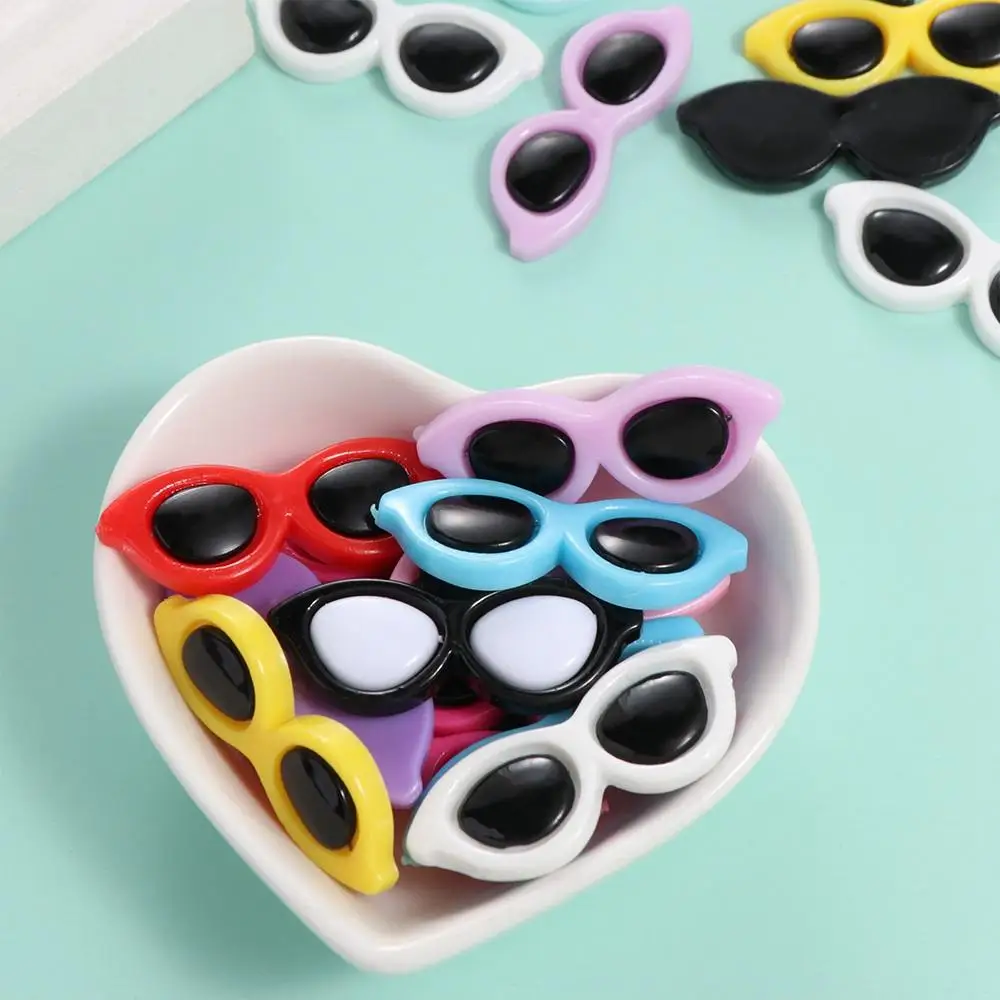 

50pcs Patch Heart-Shaped Resin Mini Sunglasses Flat Back Cabochons Resin Ornaments DIY 4CM Simulation Toy Scrapbook