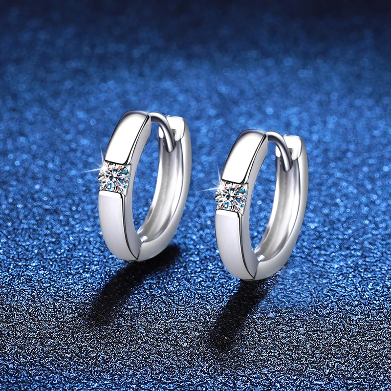 

Luxury Solid Platinum PT950 Earrings Earrings Temperament Joker 20 D Moissanite Earrings