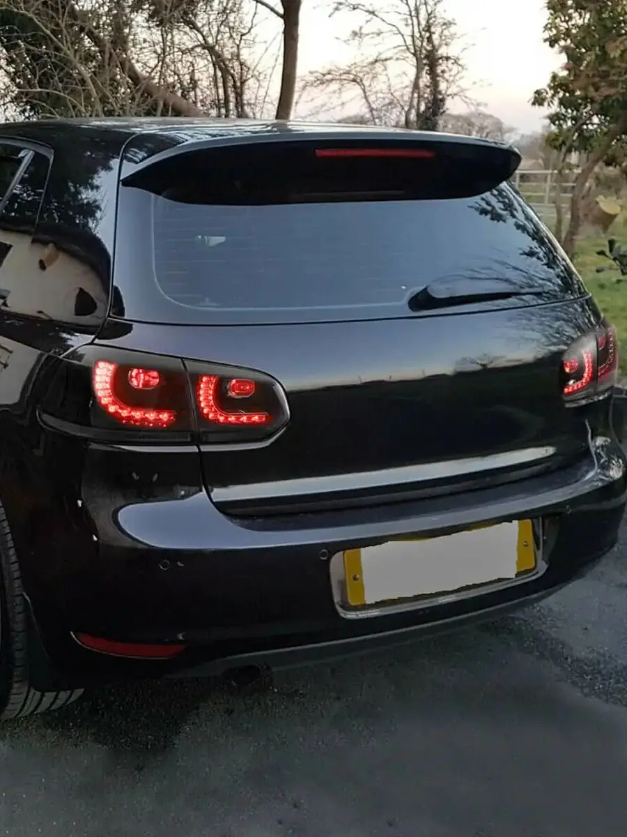 08-14 Golf MK6 Schrägheck VLAND LED-Rückleuchten E-Mark mit sequenziellem Blinker in Amber, Rückleuchten-Set, 2 Stück