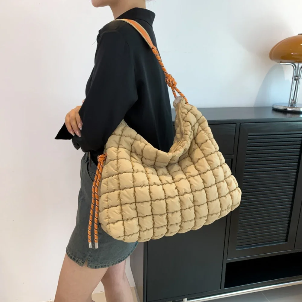 

Large Capacity Women’s Handbags Quilted Plaid Design Nylon Plush Cotton Shoulder Crossbody Bags New Fashion Travel Ladies Totes