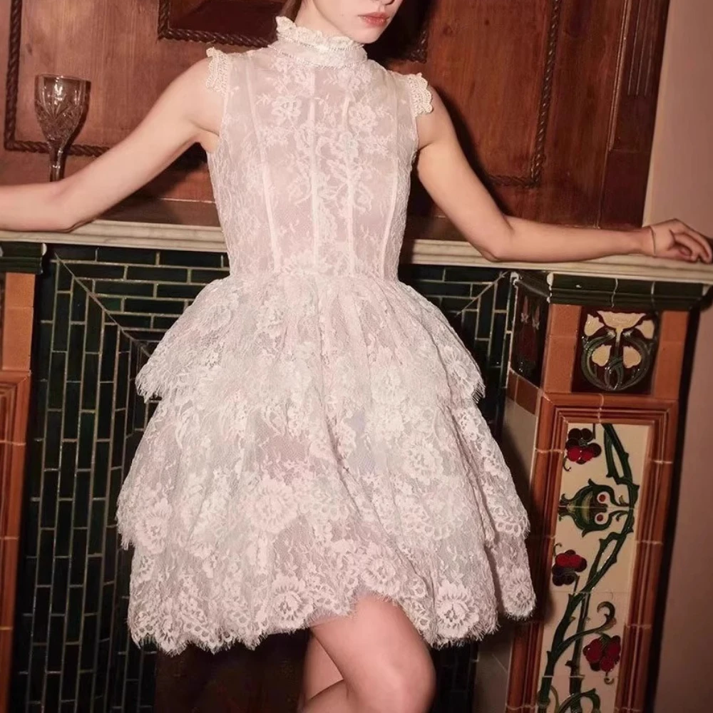 TWOTWINSTYLE, Mini vestidos lisos adelgazantes de encaje empalmado para mujer, cuello redondo, sin mangas, Patchwork, volantes, vestido plegable para mujer, nuevo