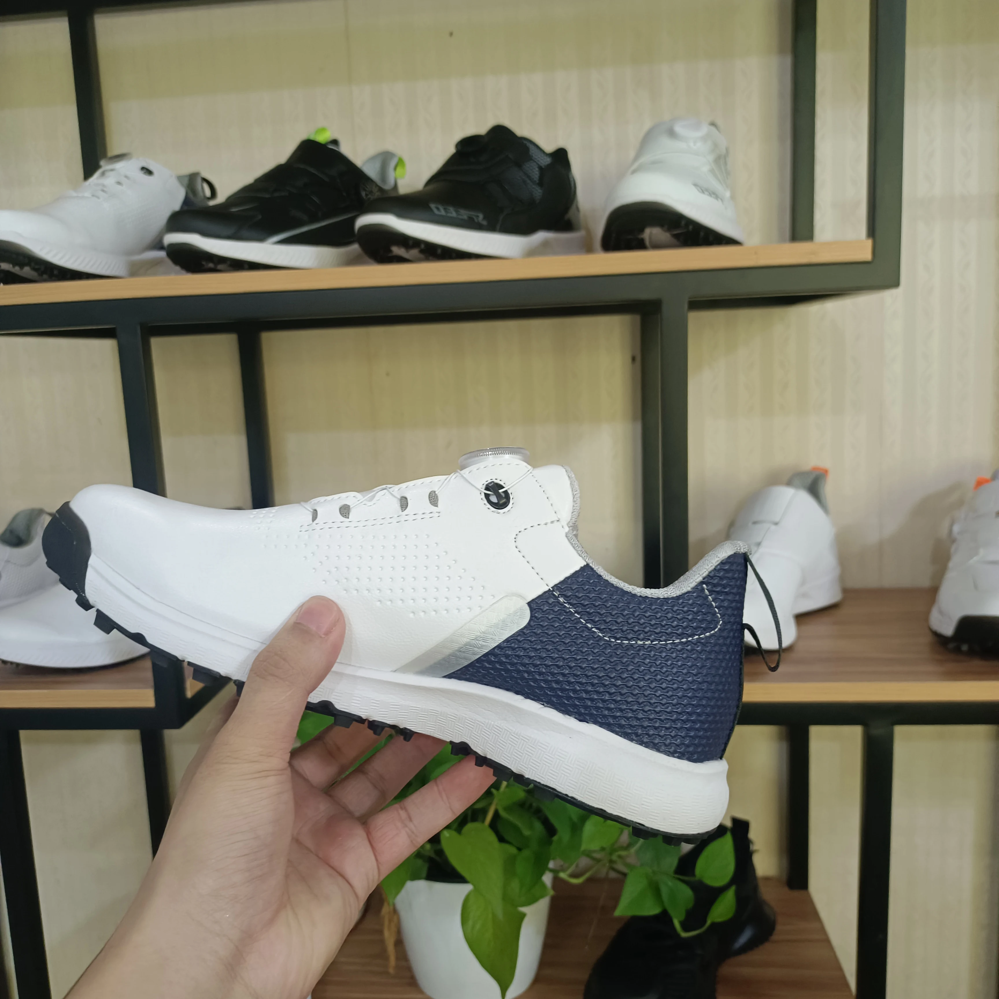 Men Professional Golf Shoes Spikes Golf Sneakers Black White Mens Golf Trainers Big Size Golf Shoes for Men