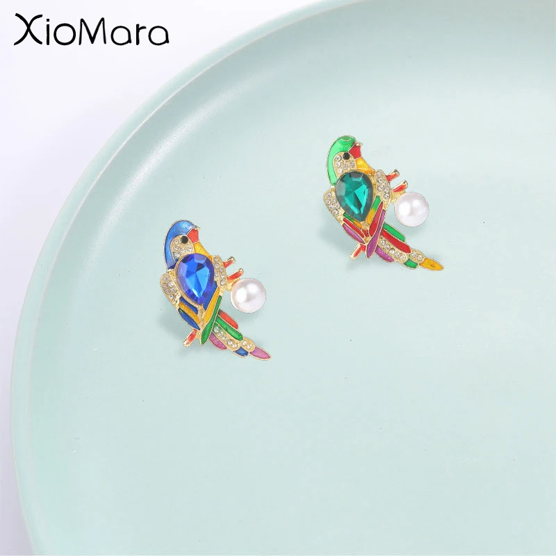 Vintage Parrot Enamel Pin, Colorful Bird Pin with Rhinestone and Pearl Badge, Fashion Clothes Bags Accessory, Gift for Friends