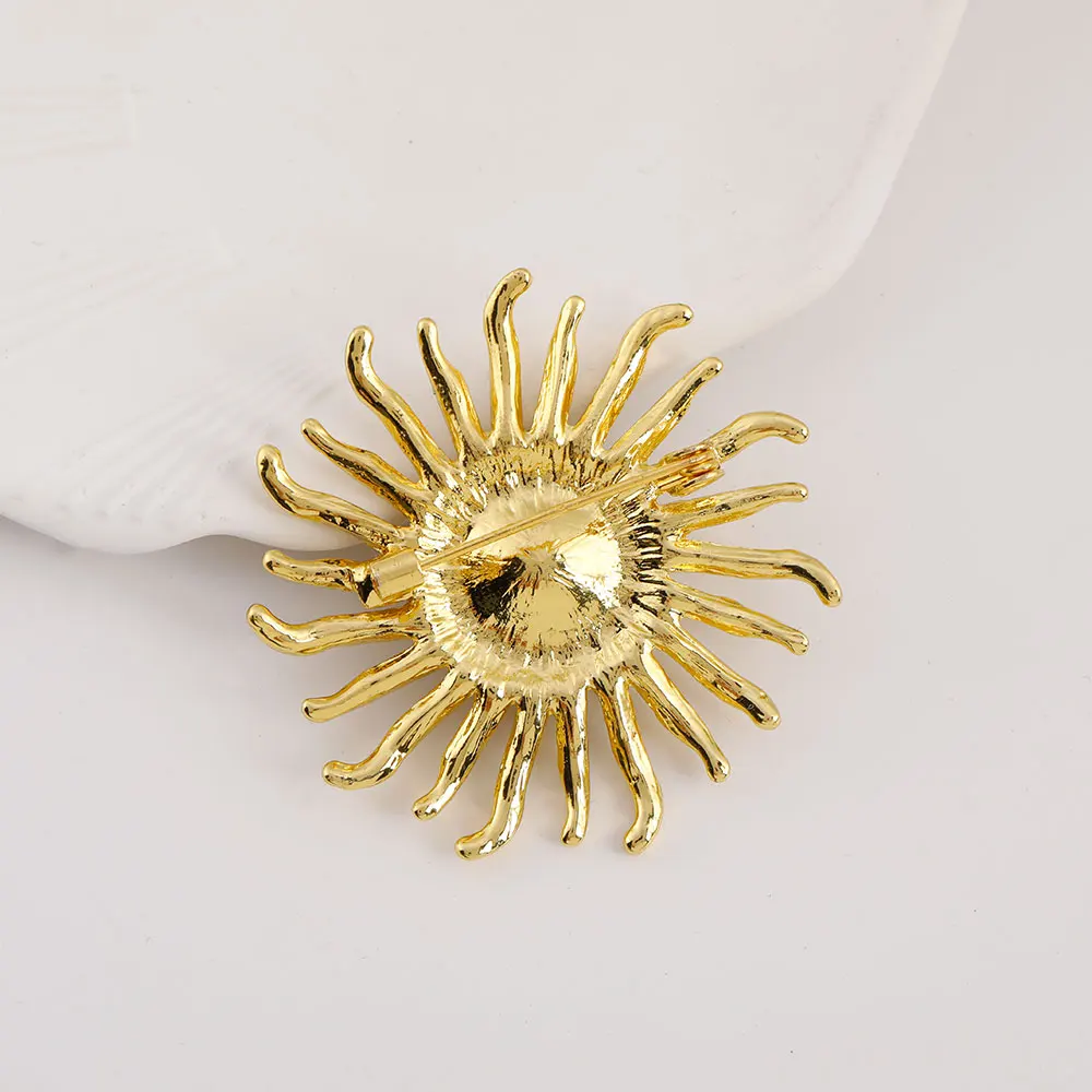 Women Glimmering Full Crystal Paved Sunshine Design Lapel Pins Blue Red Clear Rhinestone Golden Brooches