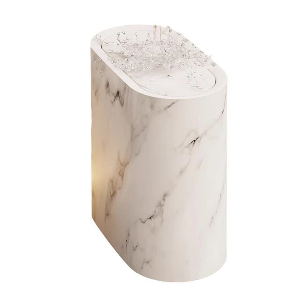 

Balanced Design Trash Can with Lid Offers Stability and Accessibility in Compact Living or Working Environments