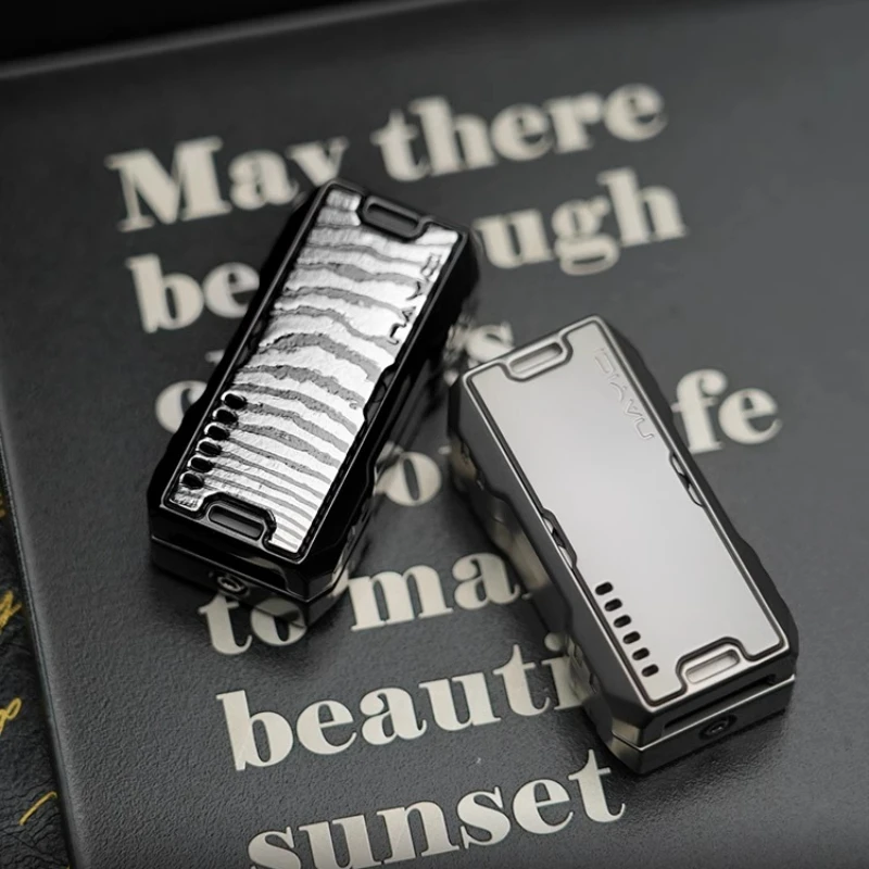 Shaking Core EDC mecánico magnético Metal compuesto dedo empuje tarjeta descompresión tecnología negra juguete de escritorio