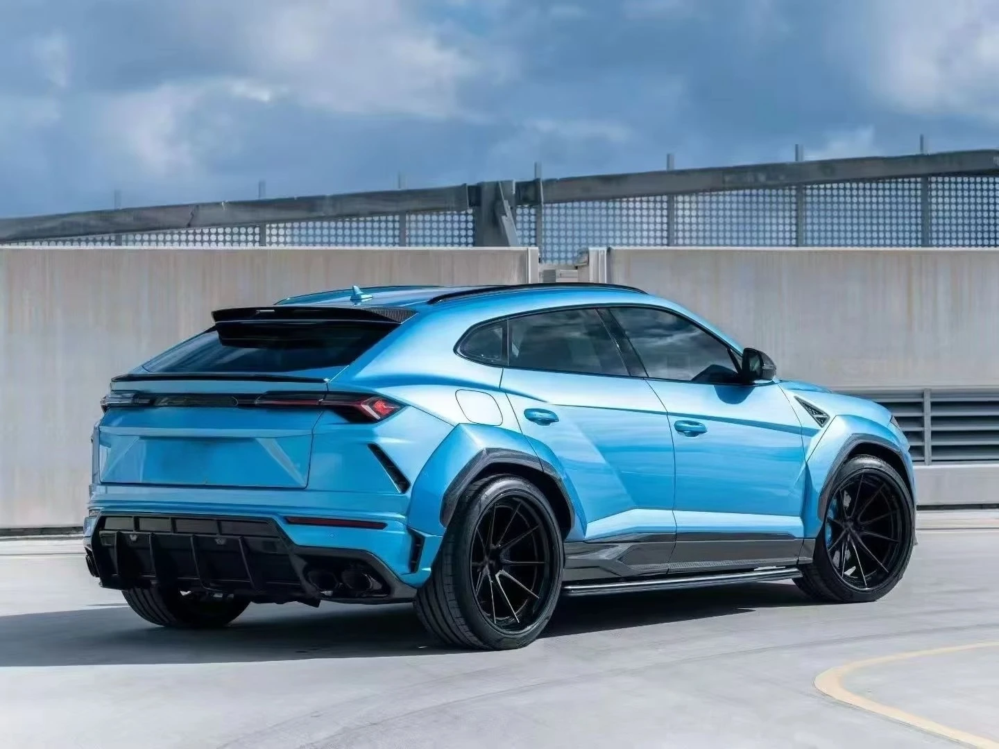 Kit de carrocería de carbono seco estilo 1016 para Urus High Fit