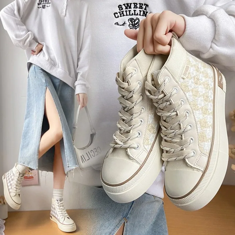 Small Fragrant Wind Checkerboard Canvas Shoes Women 2024 New Niche Design Sense Thick Soles with Small White Board Shoes