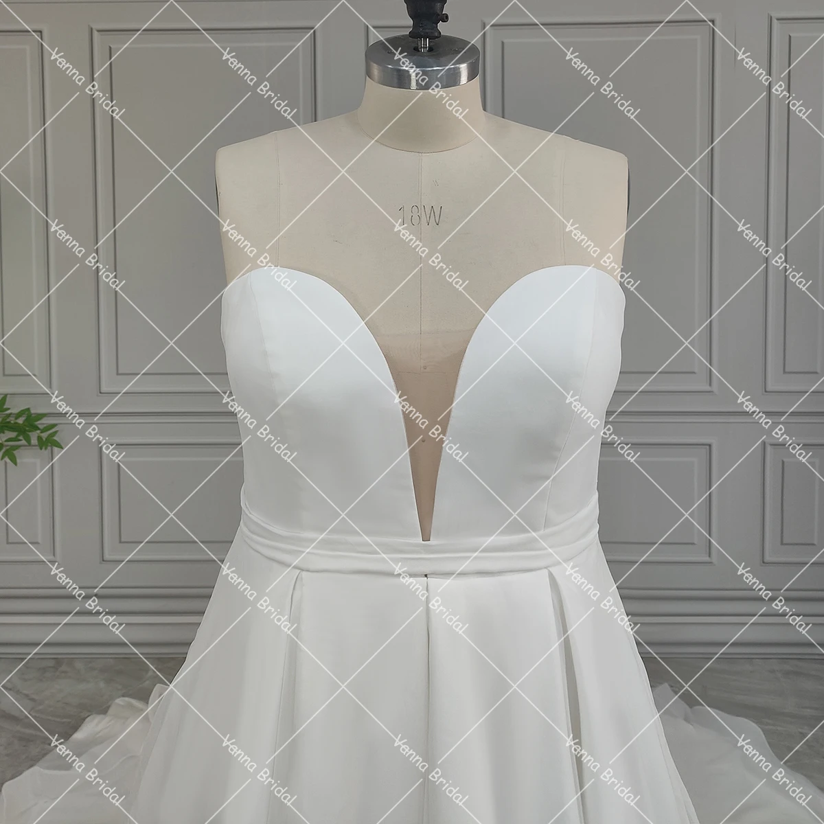 Custom Made Strapless cetim vestido de casamento Plus Size
