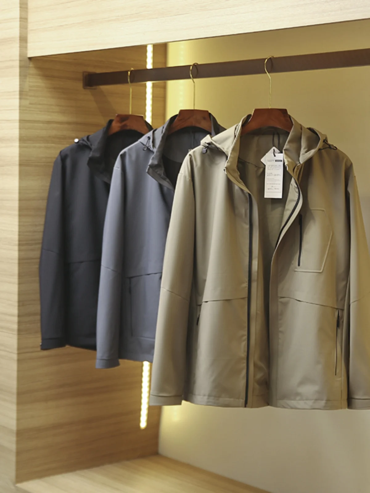 

High-End Tee-Proof Fabric Men's Outdoor Casual Hooded Jaet Windproof Water-Resistant Faion Urban Sle Long Sve